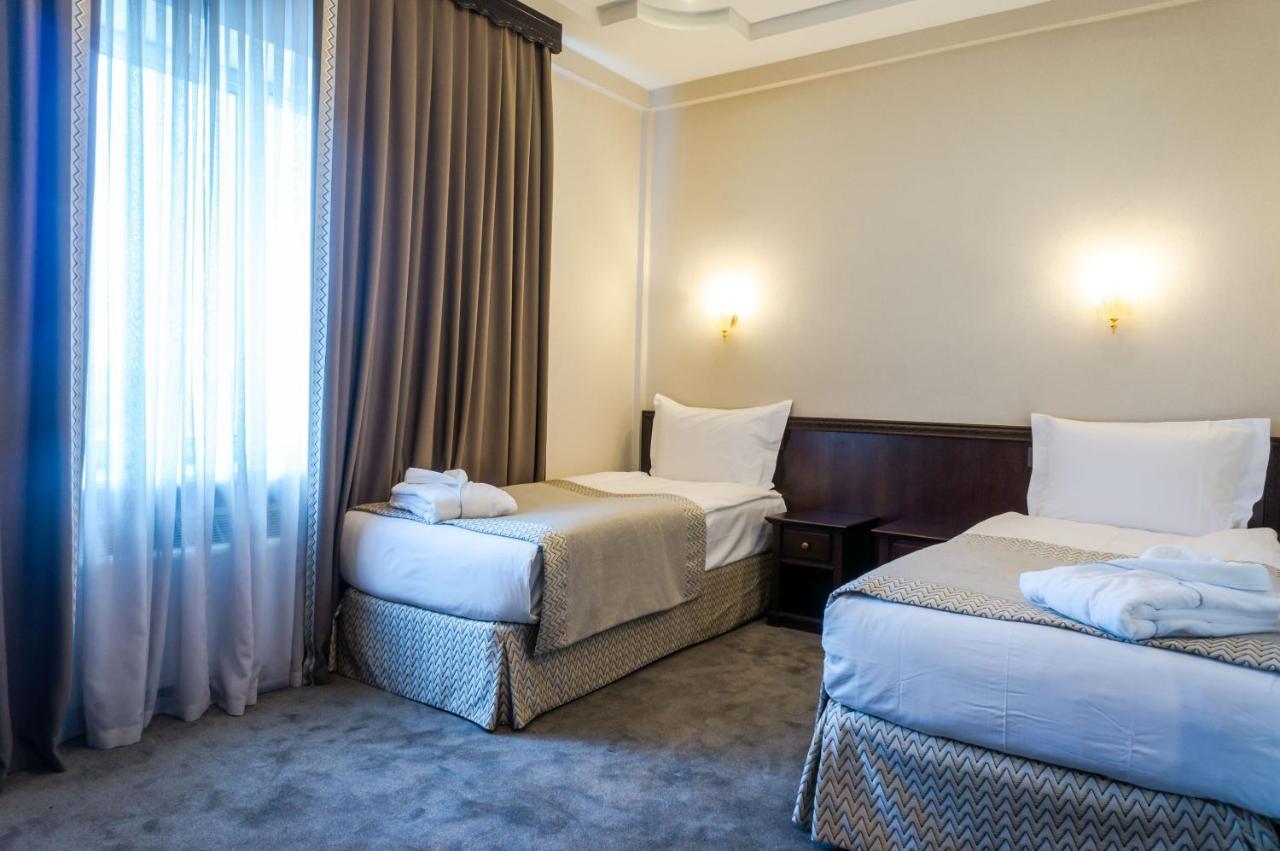 Royal Palace Hotel アルマトイ エクステリア 写真