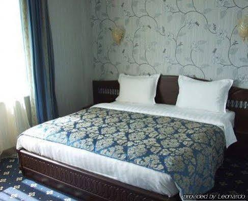 Royal Palace Hotel アルマトイ エクステリア 写真